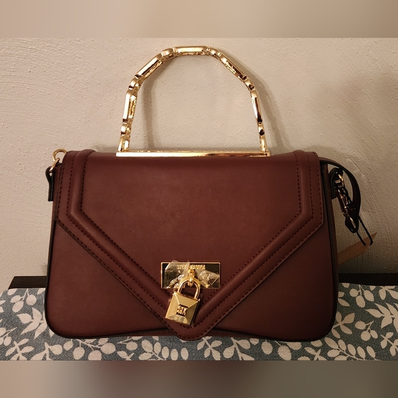 Steve Madden Gorgeous Burgandy Handbag with Gold Trim and solid handle o… - Picture 2 of 8